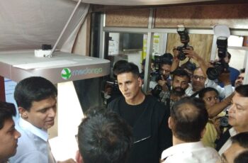 Hon. MP Shrikan Shinde, Akshay Kumar Ji, Balaji Krishnammagaru and Director Puneet Gurnani of MedOnGo, inaugurating Vandaniya Balasaheb Thakrey Aapla Dawakhana in Shrinagar Area of Thane - 2019